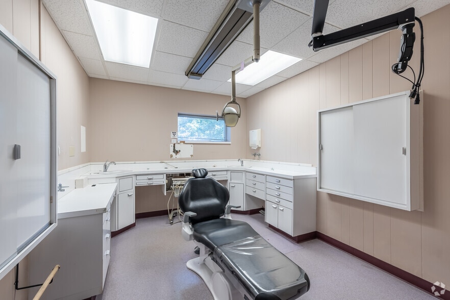 More Photos Of 1240 E Main St, Springfield Loft Creative Space For Sale