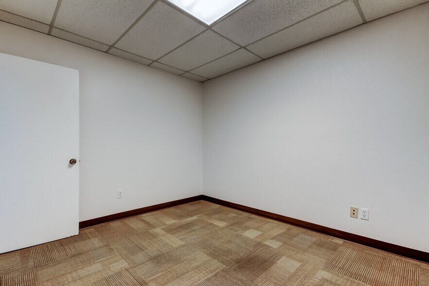 More Photos Of 4326 Park Blvd, Pinellas Park Office For Lease