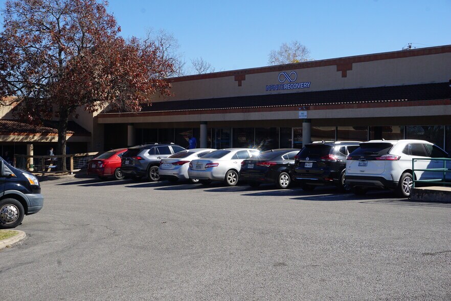 More Photos Of 7517-7523 Cameron Rd, Austin Freestanding For Lease