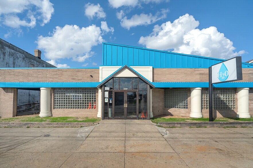 More Photos Of 2523 W Broadway, Louisville Restaurant For Lease
