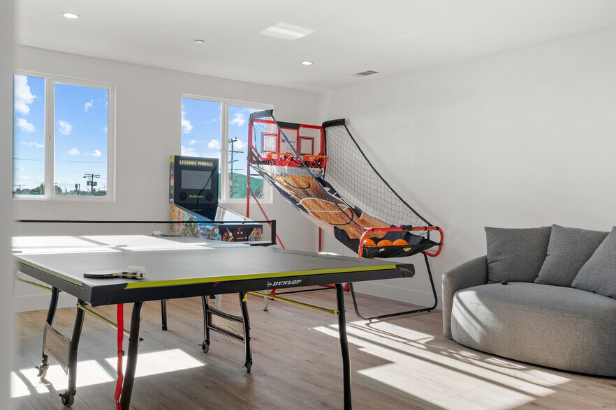 More Photos Of 310 S Breed St, Los Angeles Multifamily For Sale