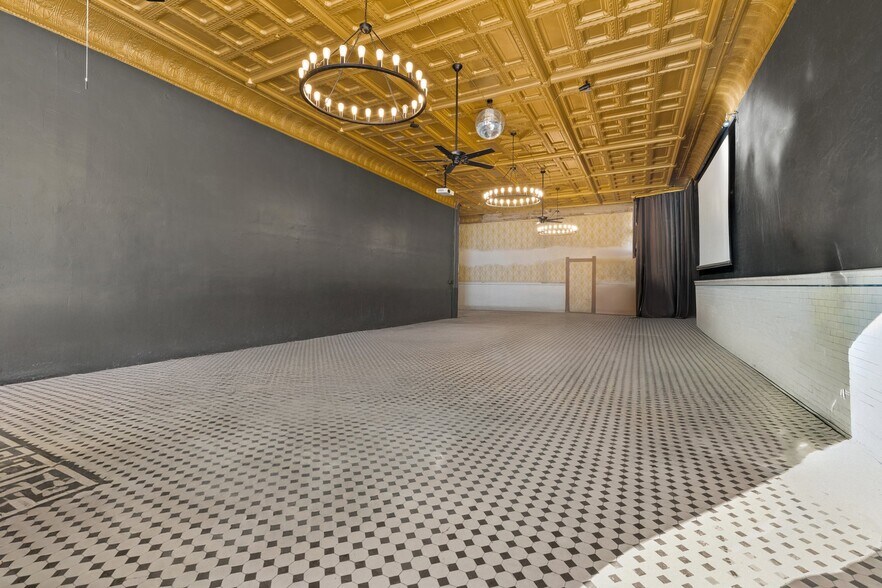 More Photos Of 301 Victor Ave, Victor Hotel For Sale