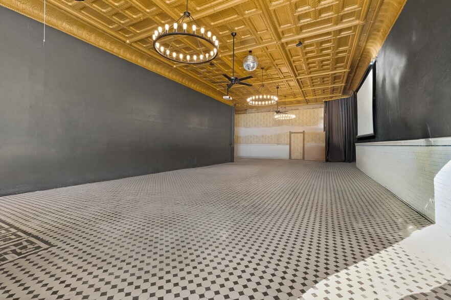 More Photos Of 301 Victor Ave, Victor Hotel For Sale