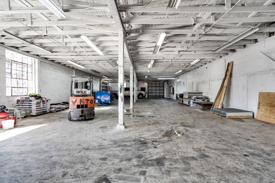 More Photos Of 921 N 21st Ave, Hollywood Service For Lease