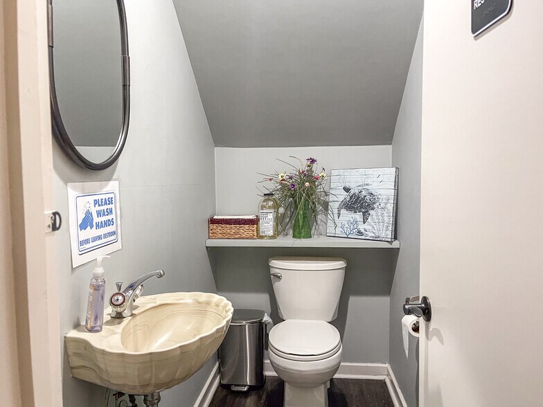 More Photos Of 1514 Cottondale Dr, Baton Rouge Office For Sale