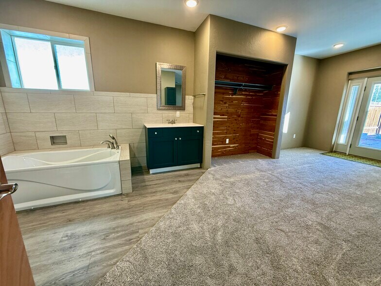 More Photos Of 127 Main St, Chester Office For Sale