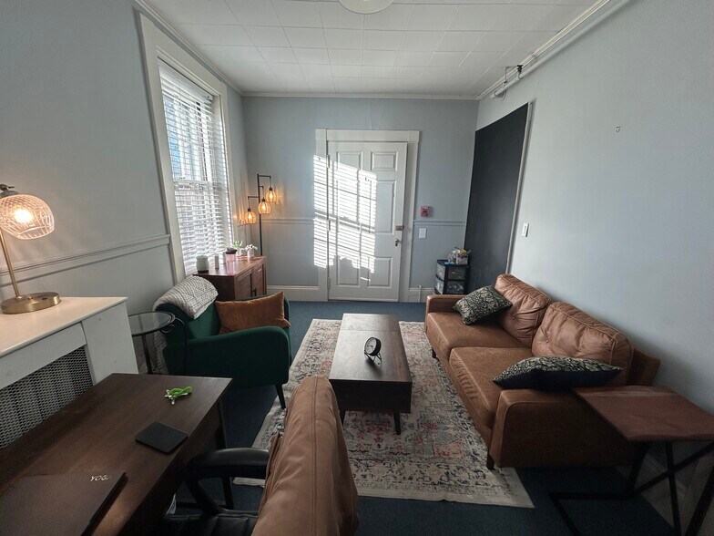 More Photos Of 202-204 Lafayette St, Salem Office Residential For Lease