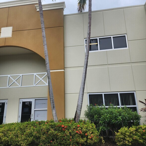 More Photos Of 11231 NW 20th St, Miami Warehouse For Lease