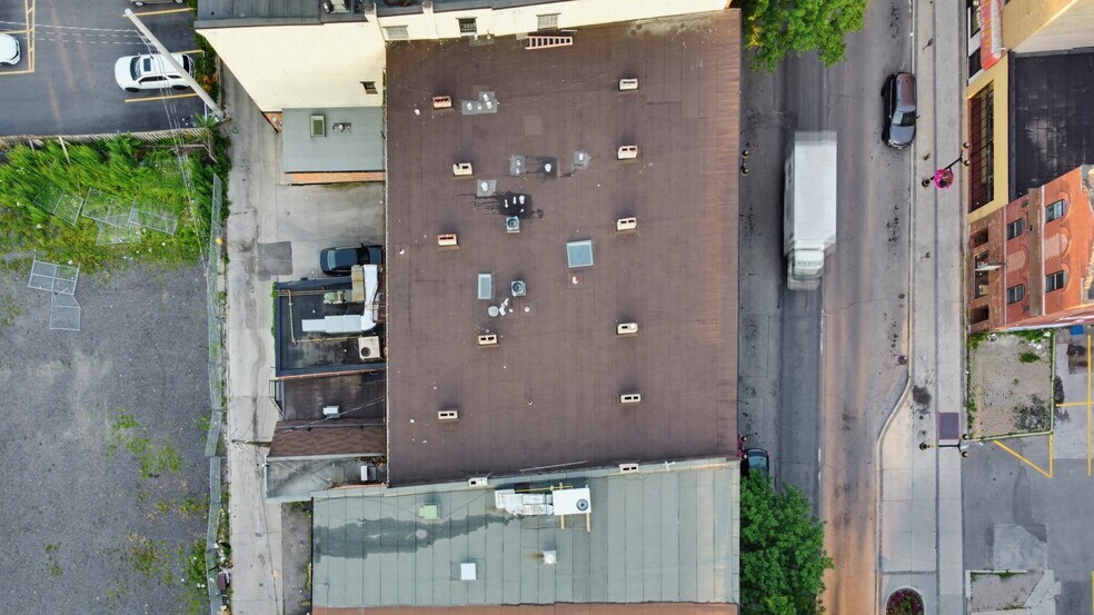 More Photos Of 183 King St E, Hamilton Storefront Retail Residential For Sale