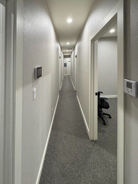 More Photos Of 119 E 2nd St, Hallettsville Office For Lease