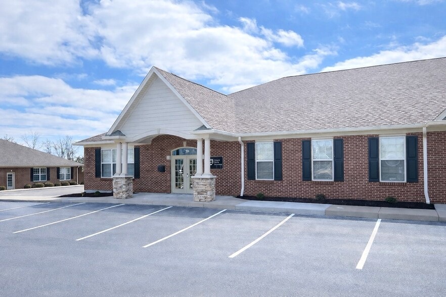 More Photos Of 8241 Cornell Rd, Cincinnati Office For Sale