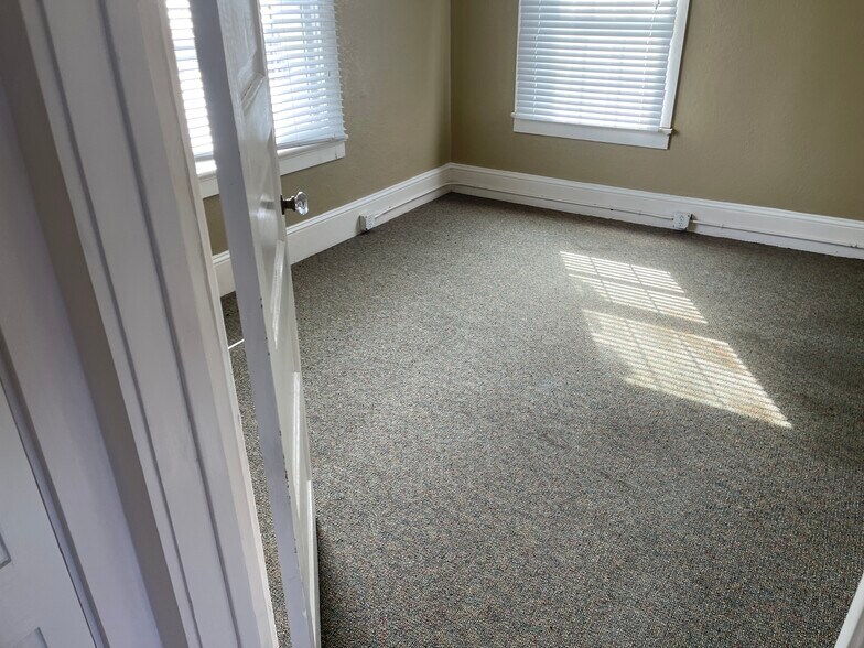 More Photos Of 410 2nd Ave, Opelika Office For Lease