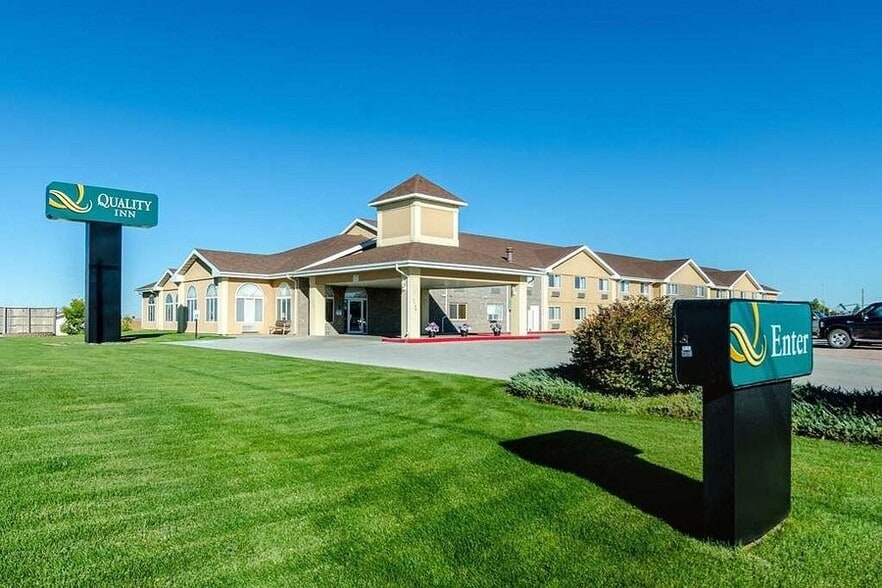 Primary Photo Of 1420 W 3rd St, Alliance Hotel For Sale