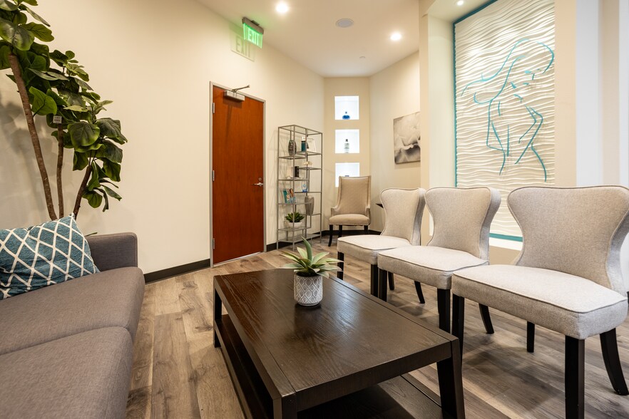 More Photos Of 10672 Wexford St, San Diego Medical For Lease