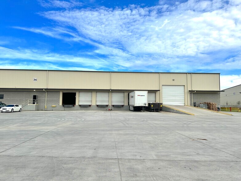 More Photos Of 5250 Old Louisville Rd, Pooler Warehouse For Lease