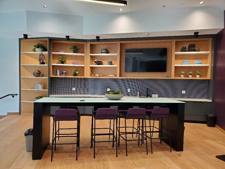 More Photos Of 901 New York Ave NW, Washington Office For Sale