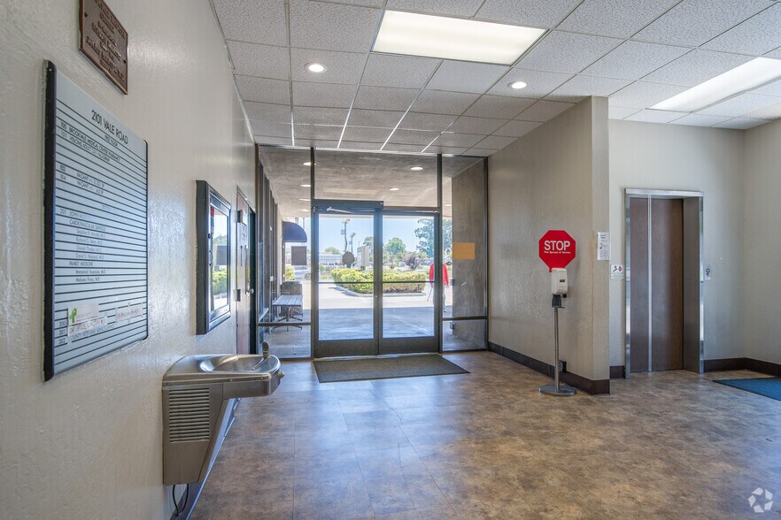 More Photos Of 2101 Vale Rd, San Pablo Medical For Lease