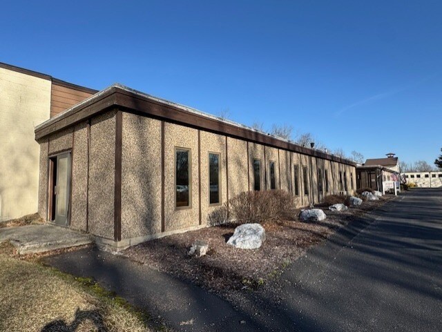 More Photos Of 12 Cork Hill Rd, Franklin Warehouse For Lease