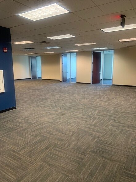 More Photos Of 8901 E Mountain View Rd, Scottsdale Office For Lease
