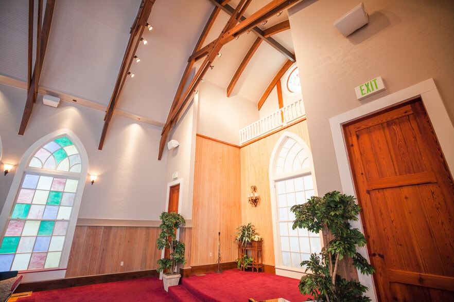 More Photos Of 219 Highway 51 NE, Steinhatchee Lodge Meeting Hall For Sale