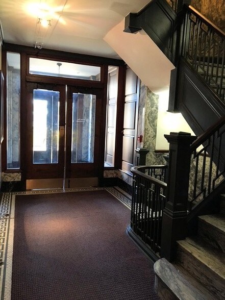 More Photos Of 528 Main St, Evansville Office For Sale