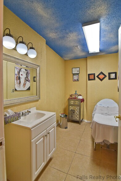 More Photos Of 4500 Kemp Blvd, Wichita Falls General Retail For Sale