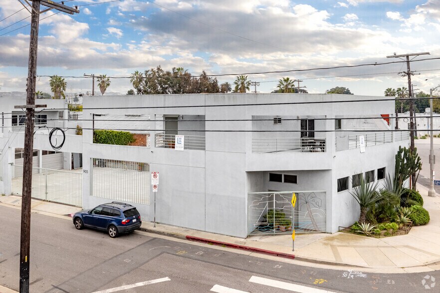 More Photos Of 905 Electric Ave, Venice Office For Lease