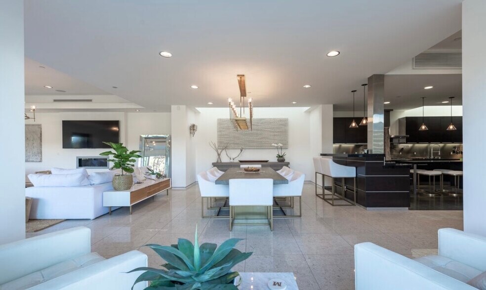 More Photos Of 12148 Travis St, Los Angeles Healthcare For Lease