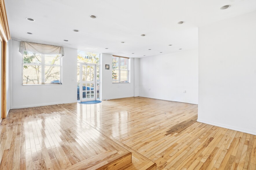 More Photos Of 2135 1st Ave, New York Apartments For Lease