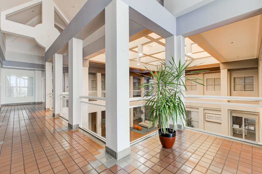 More Photos Of 1717 Precinct Line Rd, Hurst Medical For Sale