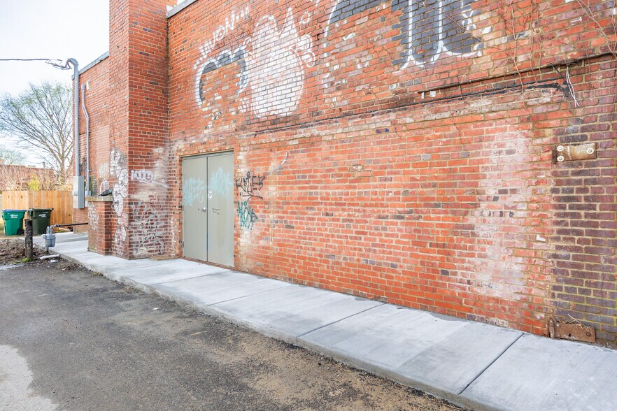 More Photos Of 1427 Hull St, Richmond Storefront For Lease