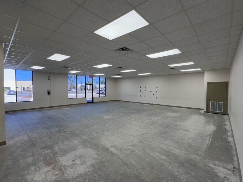 More Photos Of 1400 E Jasmine Ave, McAllen Showroom For Lease