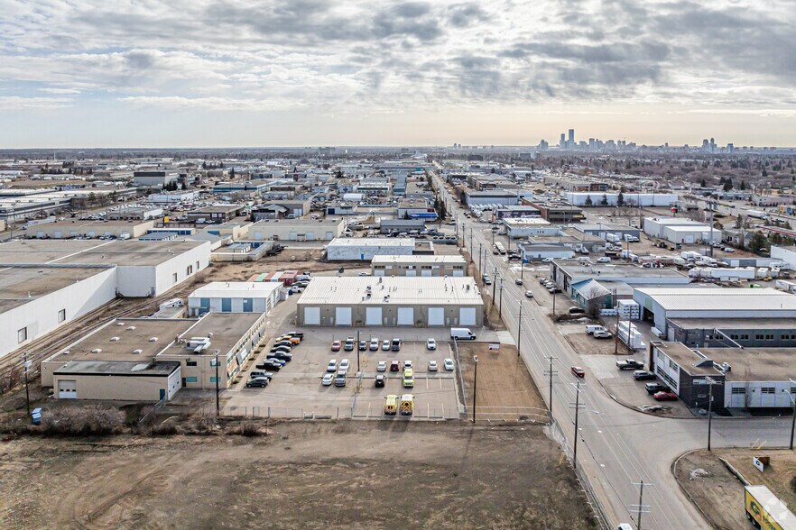 More Photos Of 15712 112 Ave, Edmonton Office For Lease