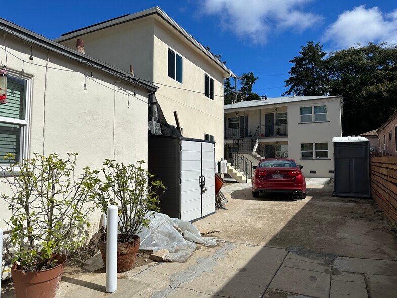 More Photos Of 2689 Reynard Way, San Diego Apartments For Sale