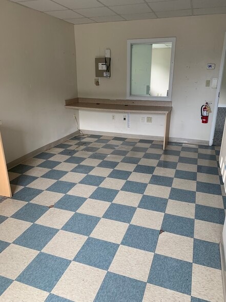 More Photos Of 76 Summer St, Fitchburg Medical For Lease