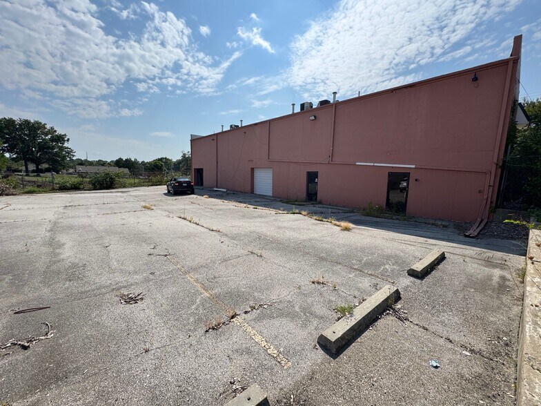 More Photos Of 4609 S Norfleet Rd, Independence Office For Sale