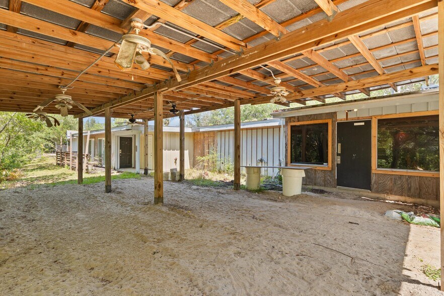More Photos Of 6024 Cortez Blvd, Weeki Wachee General Retail For Sale