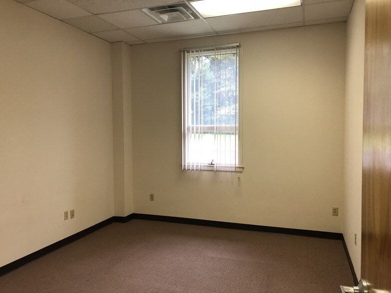 More Photos Of 1600 Reed Rd, Pennington Light Distribution For Sale