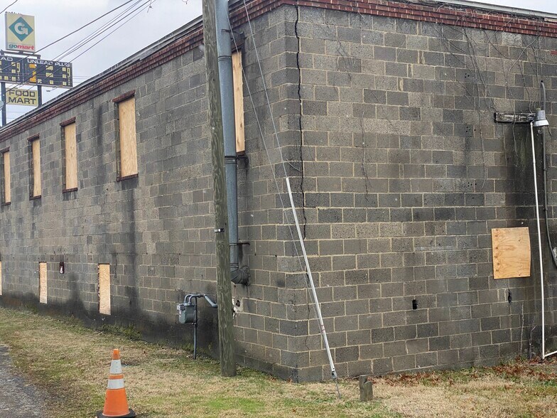 More Photos Of 9921 Maccorkle Ave, Charleston Storefront Retail Residential For Lease