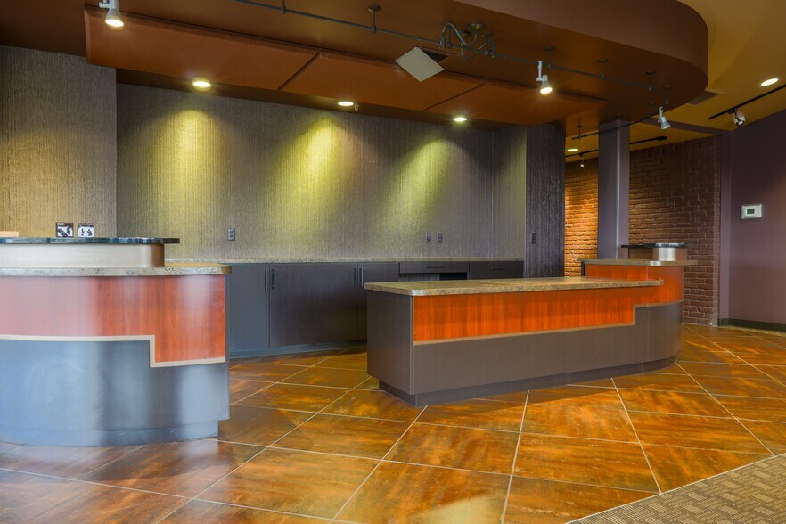 More Photos Of 4212 W Sunset Blvd, Spokane Flex For Sale