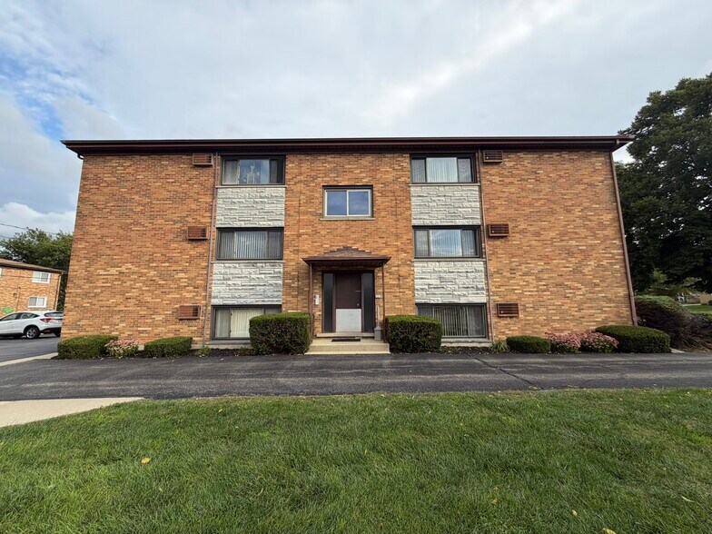 More Photos Of 14 N Martha St, Lombard Multifamily For Sale