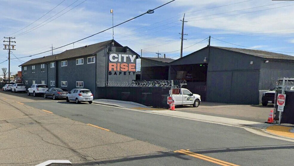 More Photos Of 680-686 E Lockeford St and 925 E Victor Rd, Lodi Distribution For Sale