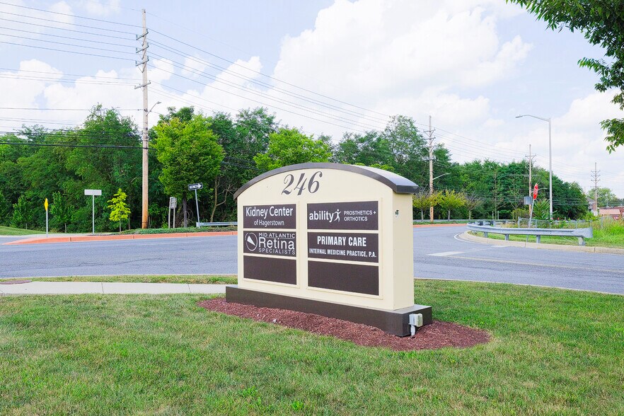 More Photos Of 246 Eastern Blvd, Hagerstown Medical For Sale
