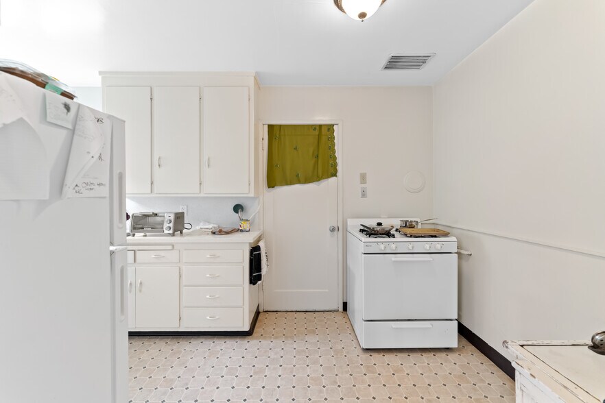 More Photos Of 1841-1843 Cedar St, Berkeley Apartments For Sale