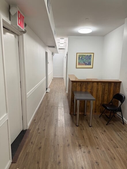 More Photos Of 3272 Steinway St, Astoria Office For Lease