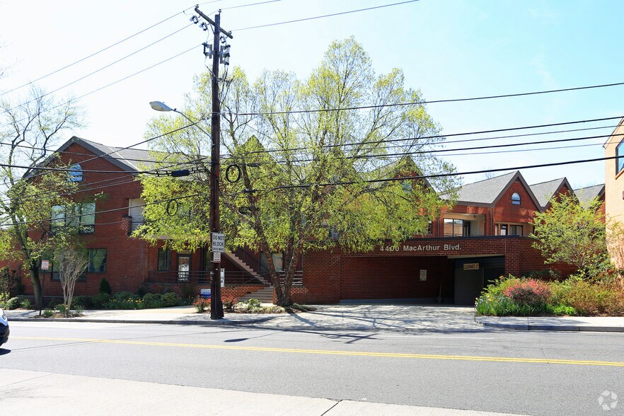 More Photos Of 4400 MacArthur Blvd NW, Washington Office For Sale