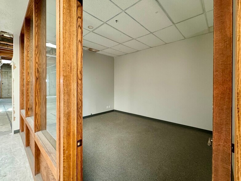 More Photos Of 4042 Pacific Ave, Riverdale Light Distribution For Lease