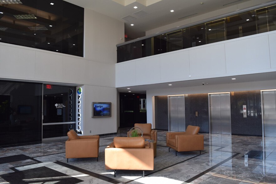 More Photos Of 10800 Financial Centre Pkwy, Little Rock Office For Lease