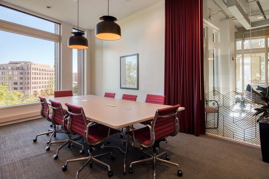 More Photos Of 2000 Duke St, Alexandria Office For Sale