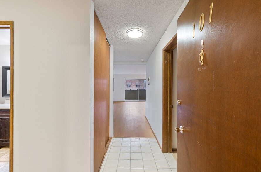 More Photos Of 2318 Yale Ave E, Seattle Apartments For Sale